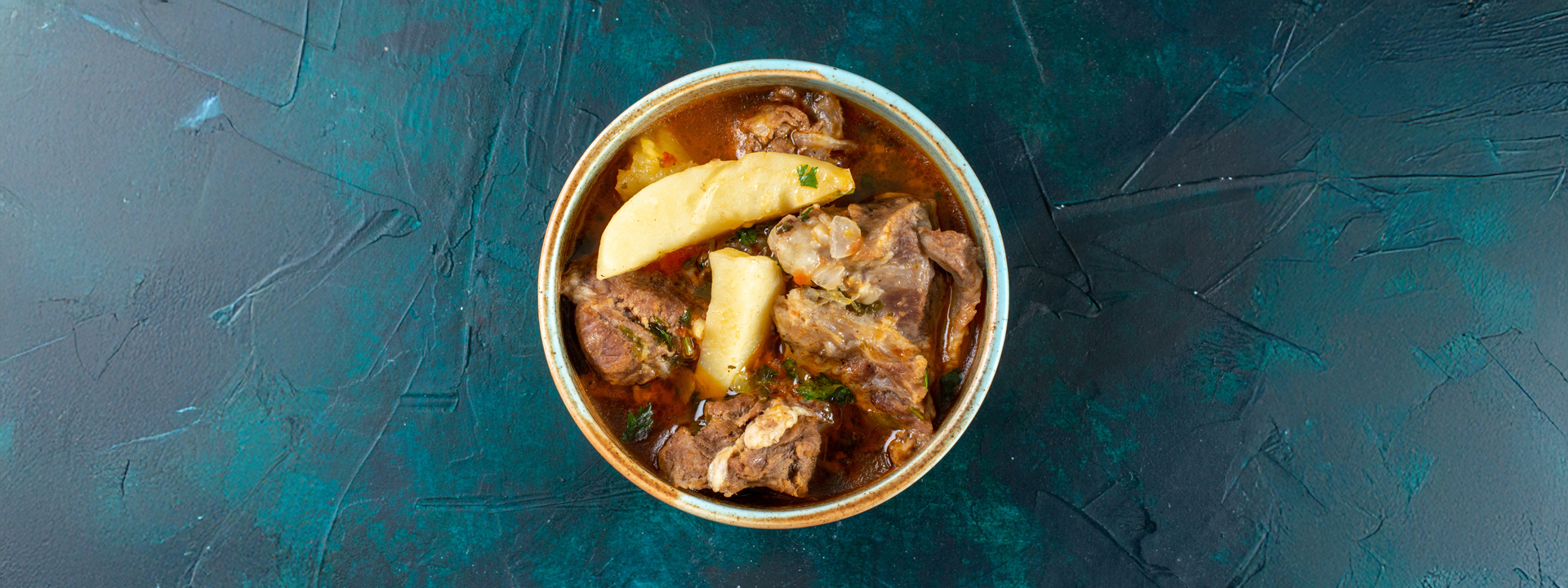 zuppa di carne e patate, vista dall'alto
