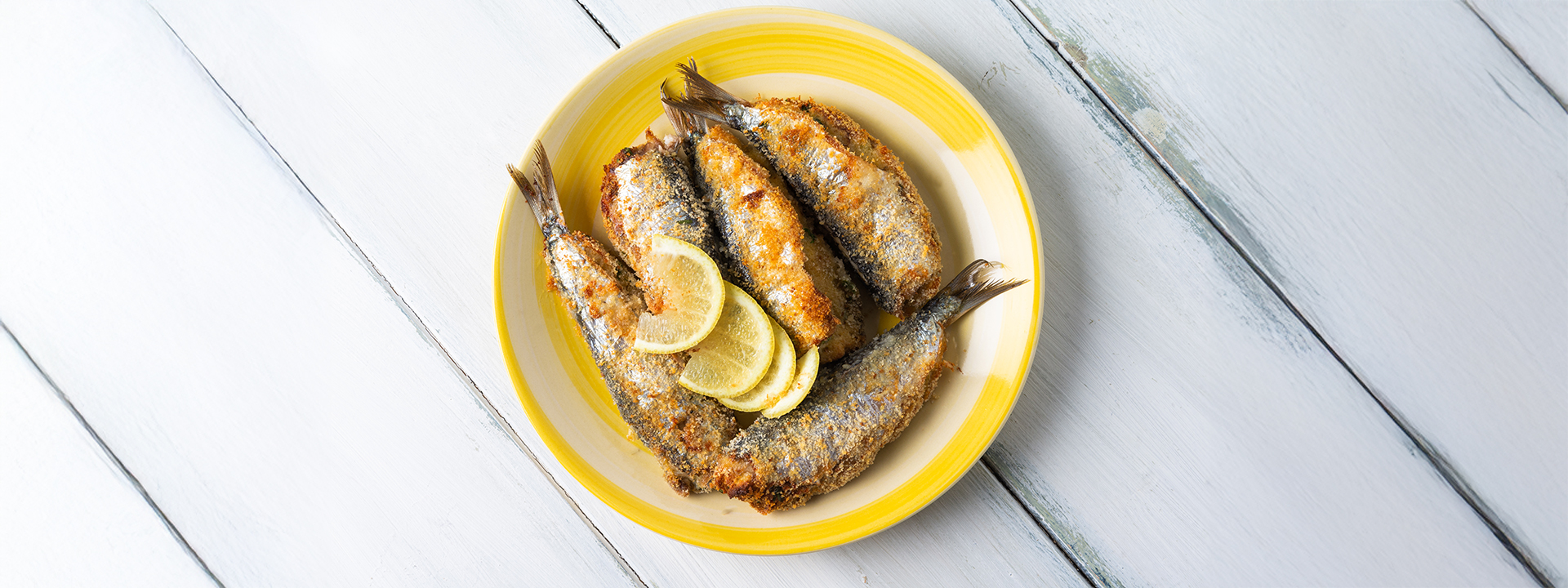 piatto di sardine ripiene, vista dall'alto