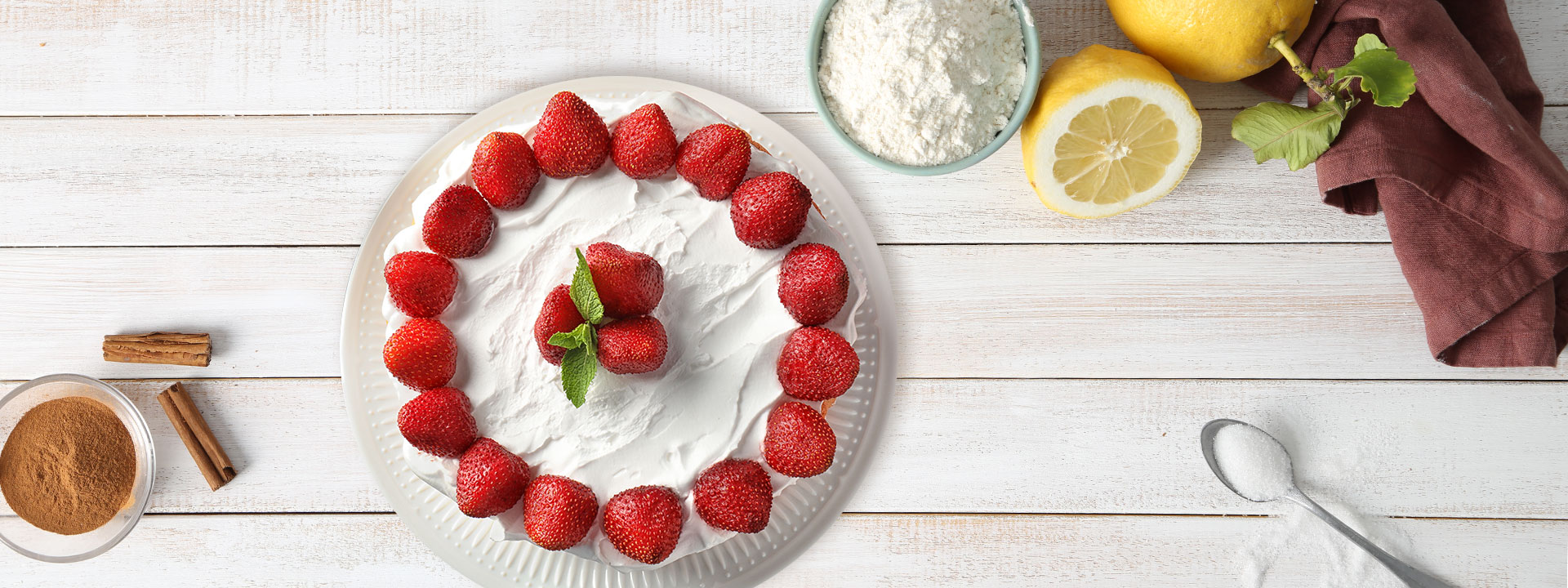 Torta panna e fragole
